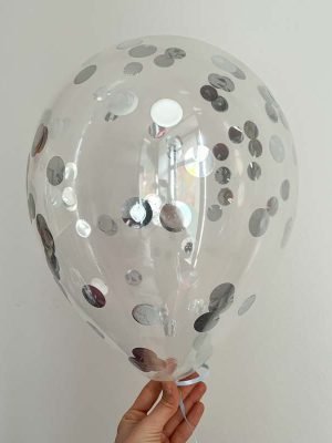 balonek s konfetami stribrny