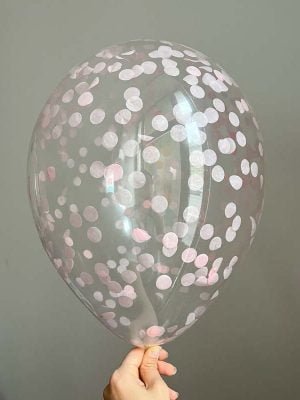 balonek s ruzovymi konfetami